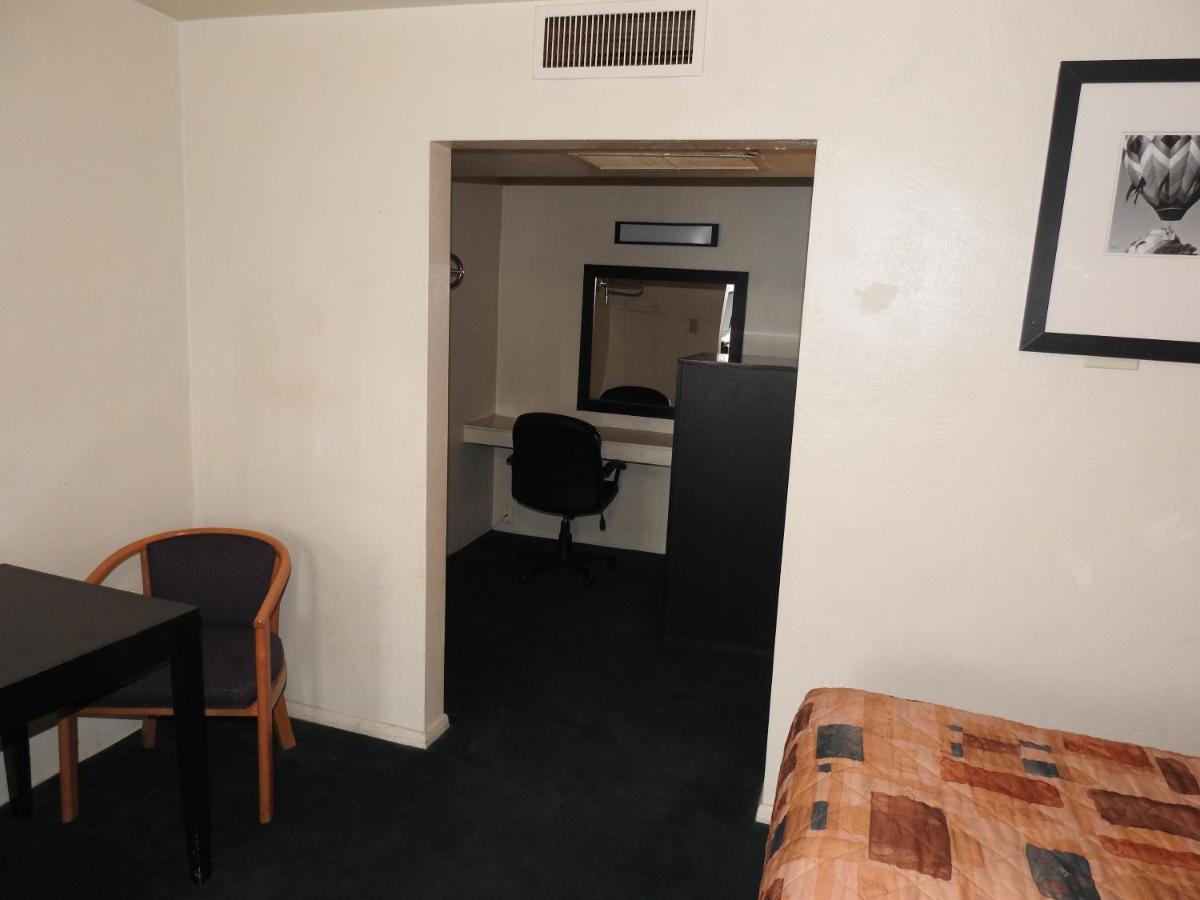 Downtown Inn Albuquerque Bagian luar foto